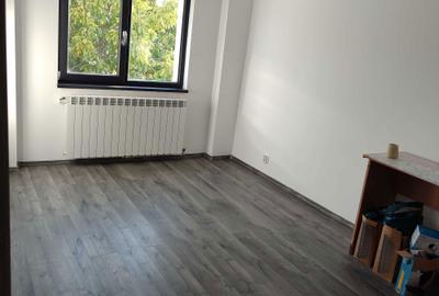 Apartament cu 3 camere decomandat în Calea Galați - 5