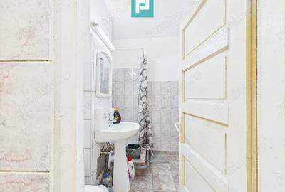 Garsoniera/spa?iu comercial strada Poetului Vlaicu - 12