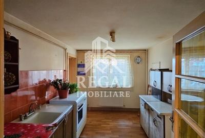 Casă individuală cu 5 camere cu Canalizare în Central - 5