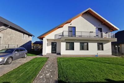 Casă cu 4 camere cu Teren 500 Mp în Păulești - 1
