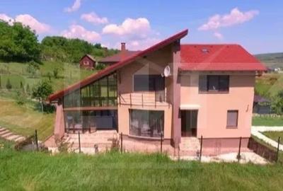 Casa individuala la cheie,160 mp utili, 2500 mp teren, zona linistita - 2