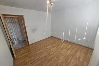 Resita, 2 Cam. Cf. 1, Et. 1, Bulevard, Micro 1 - 15