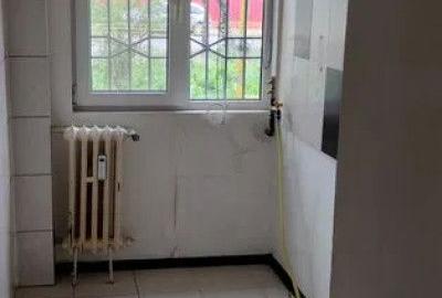 Apartament cu 2 camere în Km 4 - 6