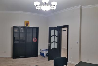 Birou, 72 mp în Central - 2