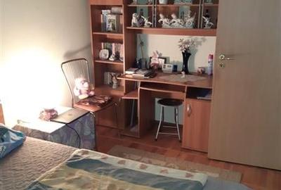 3 camere decomandat vedere pe 2 parti, CENTRALA, zona Dambovita - 3