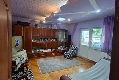 Apartament cu 3 camere decomandat în Torontalului - 1