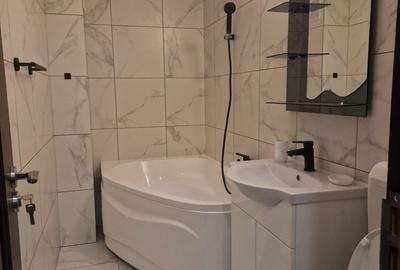 Apartament cu 3 camere decomandat în Uverturii - 1