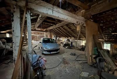 Casă cu 6 camere cu Teren 5000 Mp în Nerău - 2