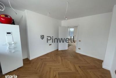 Casă cu 10 camere cu Teren 500 Mp în Central - 1