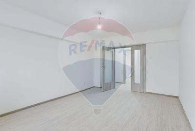 Apartament cu 4 camere de închiriat în zona Centrul Civic - 1