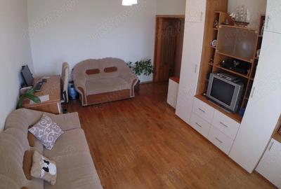 Apartament cu 2 camere decomandat în Baba Novac