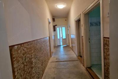 Apartament cu 3 camere decomandat în Traian - 5