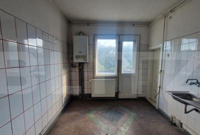 Casă cu 6 camere cu Canalizare în Aurel Vlaicu