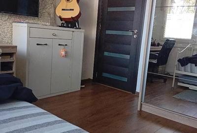 Apartament cu 3 camere semidecomandat în Central - 3