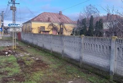 Casă cu 4 camere în Central - 1