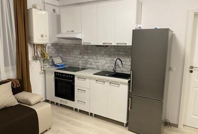 Apartament cu 3 camere semidecomandat, mobilat în Vest
