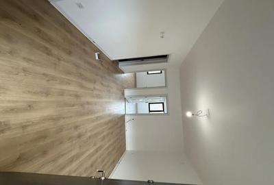 Casă cu Teren 1370 Mp în Teișani - 10