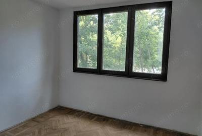 Apartament cu 3 camere semidecomandat în Țiglina 1