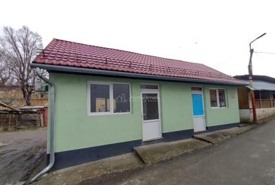 Spațiu comercial, de 40 mp, în Central - 17