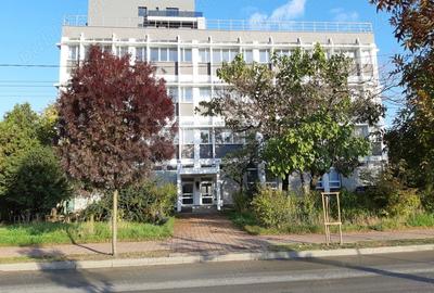 Spațiu comercial, de 1,300 mp, în Central - 2