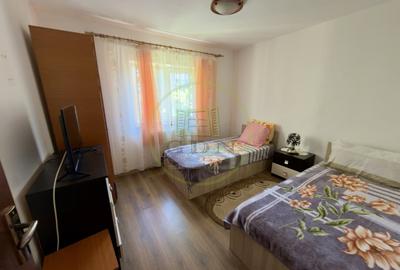 Apartament cu 3 camere decomandat în Craiovița Nouă - 4