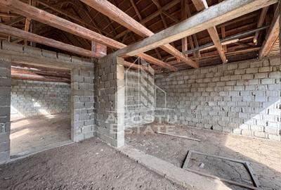Casă individuală cu 15 camere cu Canalizare în Pesac - 11