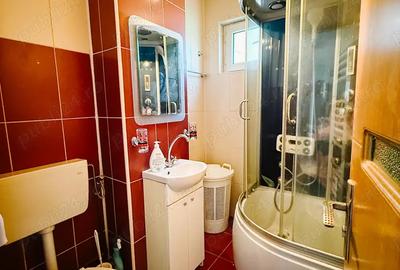 De vanzare: Apartament spa?ios, 3 camere, renovat. Str, Eliberarii - 10