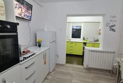 Apartament cu 2 camere decomandat în Micro 3 - 7