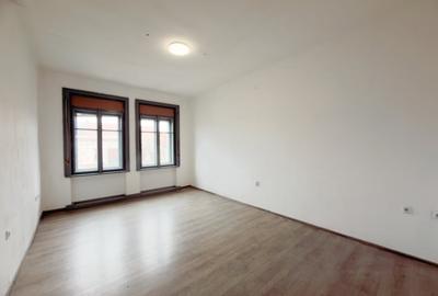 Apartament 1 camera, decomandat, parter, 41mp utili, zona Sinaia - 2