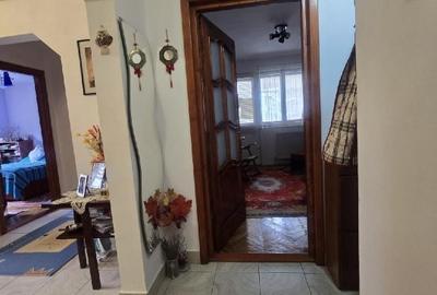 Apartament cu 3 camere decomandat în Tomis Nord - 1