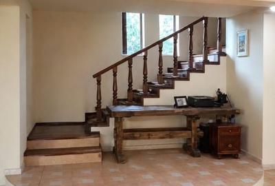 Casă cu 6 camere cu Teren 1200 Mp în Valea Borcutului - 5