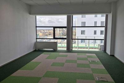Spațiu comercial, de 60 mp, în Central - 3