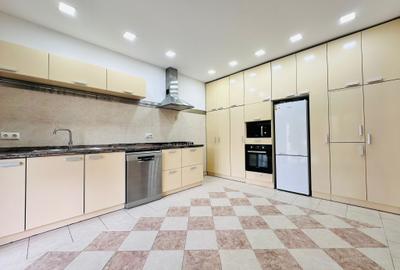 Duplex cu 6 camere cu Canalizare în Central - 3