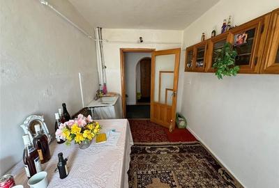 Apartament 4 camere , etaj 2, zona Sud - Paco, liber - 2
