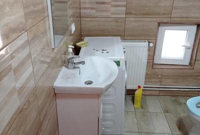 Inchiriez apartament la casa - 3