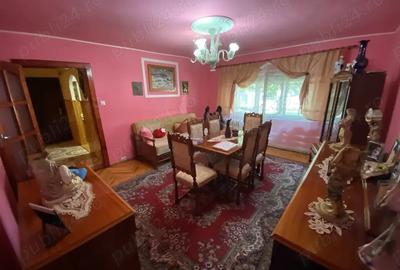 Apartament cu 3 camere decomandat în Carei - 7