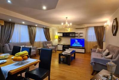 Casă cu 7 camere cu Teren 300 Mp în Mihai Bravu - 8