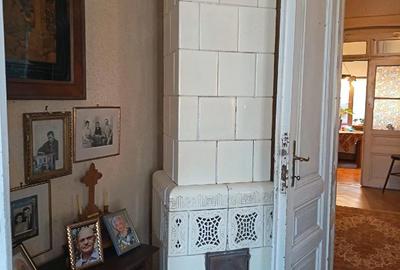 Casă cu 5 camere cu Teren 553 Mp în Bălcescu - 12