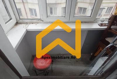 Apartament cu 2 camere semidecomandat, mobilat în P-ța Muncii - 14