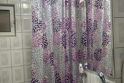 Apartament cu 3 camere decomandat în Micro 18