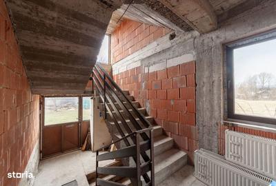 Casă cu Teren 4563 Mp în Central - 15