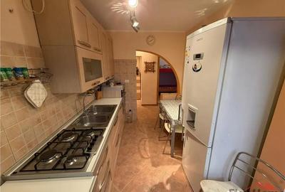 Apartament cu 3 camere decomandat în Central - 3