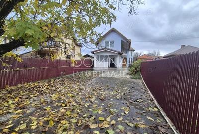 Casă cu 7 camere cu Teren 350 Mp în Central