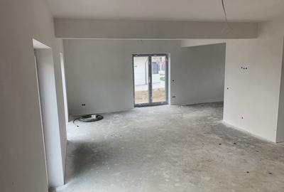 Casă cu 4 camere în Satu Nou de Sus - 7