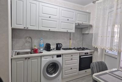 Apartament cu 2 camere decomandat în Tractorul - 4