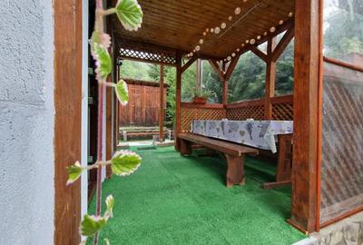 Casă cu 2 camere cu Teren 550 Mp în Central - 1