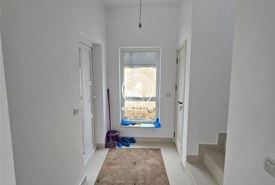 Casă cu 5 camere cu Teren 560 Mp în Rediu - 16