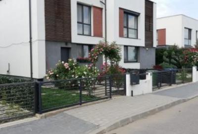 Casă cu 3 camere cu Teren 237 Mp în Ulmi
