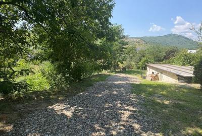 Casă cu 2 camere cu Teren 1100 Mp în Oituz - 6