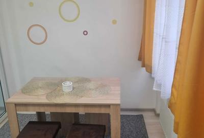 Garsonieră decomandată în Central